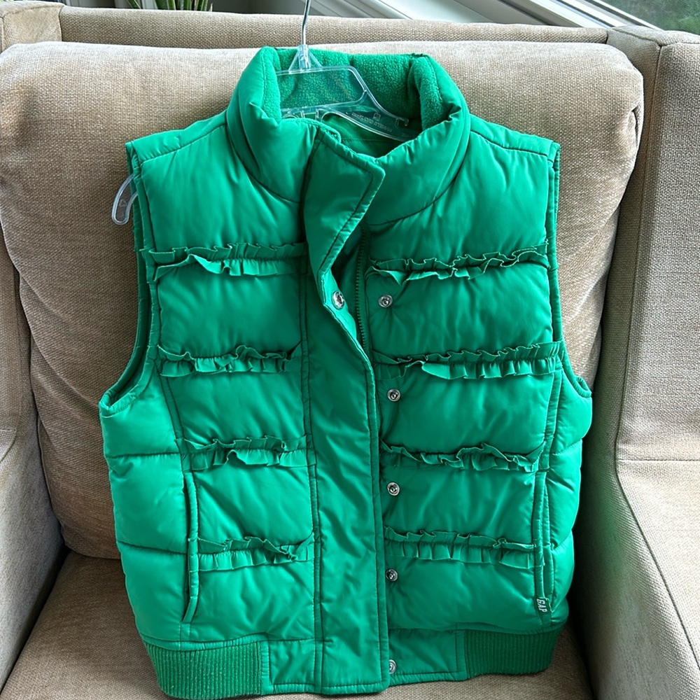 Gap Kids green puffer vest - like new! Size Large